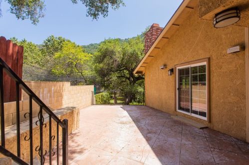 2411 Chevy Chase Dr, Glendale CA  91206-4525 exterior