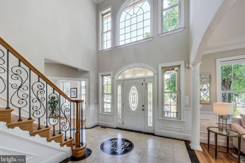 3530 22nd St, Arlington, VA 22207-3829