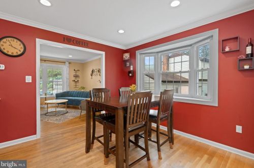 5637 Fort Corloran Dr, Springfield VA  22015-2114 exterior