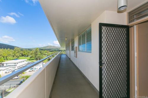 1052 Ala Nanu St, Honolulu, HI 96818-1713