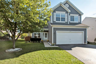 7711 Geneva Dr, Gurnee, IL 60031-5153