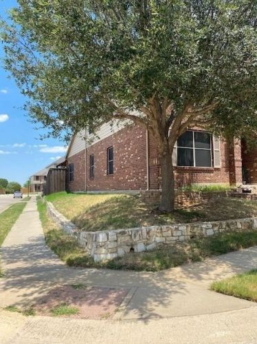 9001 Sundance Trl, Aubrey, TX 76227-2316