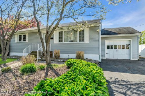 700 New York Ave, Point Pleasant Beach, NJ 08742-3035