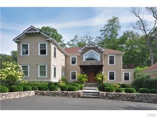 207 Godfrey Rd, Weston, CT 06883-1404