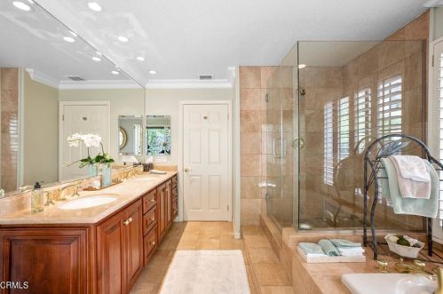 2036 Montecito Dr, Glendale CA  91208-1824 exterior