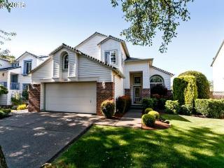 15067 Blakely Ln, Portland, OR 97229-1816