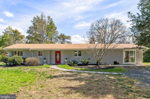11565 James Madison St, Remington, VA 22734-2151