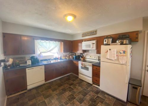 2324 Rebecca Dr, Springfield, OH 45503-2248