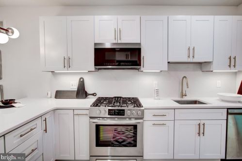 1128 Mercy St, Philadelphia PA  19148-5520 exterior