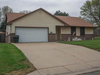 723 Illinois Ave, Pratt, KS 67124-2115