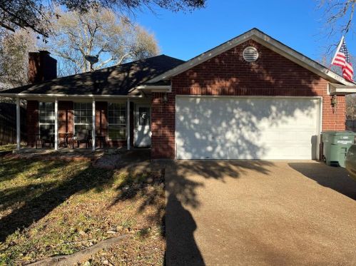 4207 Meadowbrook Dr, Bryan, TX 77802-3516