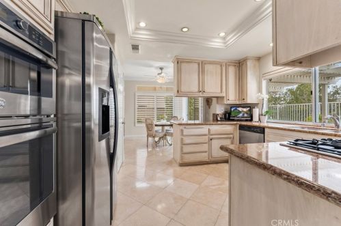 405 Laureltree Dr, Anaheim CA  92808-1648 exterior