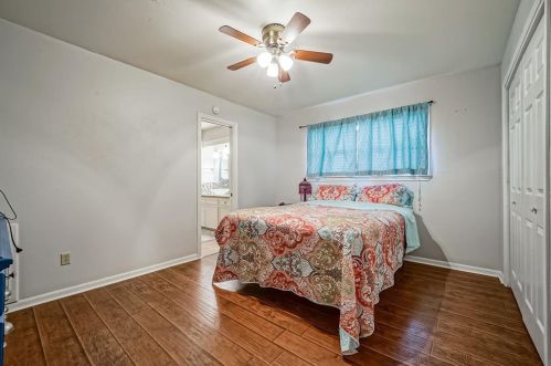 1806 Cedar Dr, Richmond TX 77469-4802 exterior