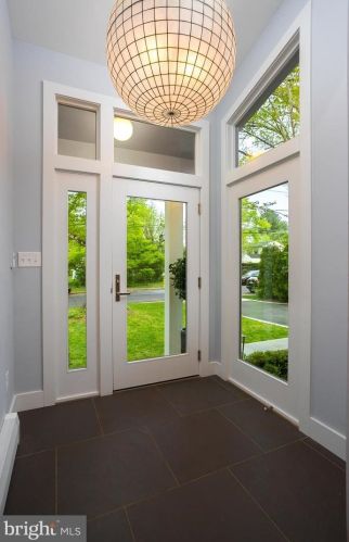 17 Leavitt Ln, Princeton NJ  08540-3921 exterior