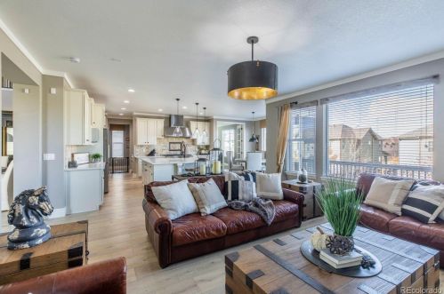 26525 Peakview Dr, Aurora CO 80016-6110 exterior