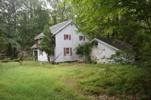 653 Persimmon Ln, Bangor PA  18013-6046 exterior