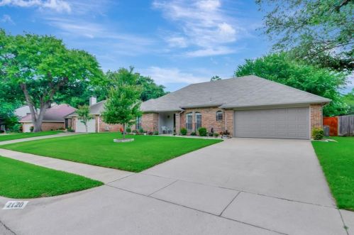 2120 Winding Creek Dr, Grapevine, TX 76051-3012