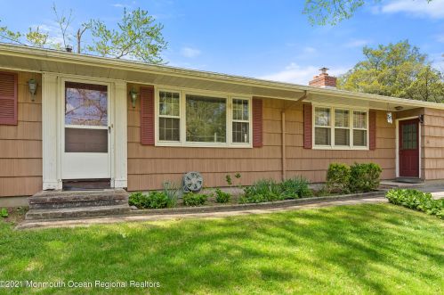 316 Allaire Ave, Berkeley Township, NJ 08721-1304