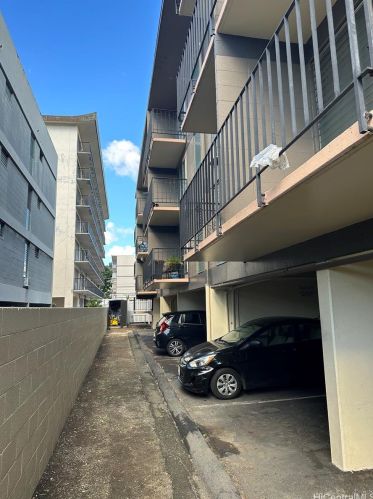 1442 Kewalo St, Honolulu HI  96822-4177 exterior