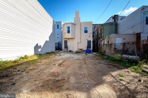 2024 8th St, Philadelphia PA  19122-1304 exterior