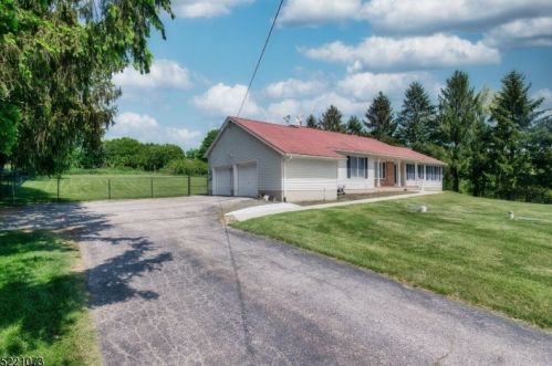 17 Upper Hill Rd, Fredon, NJ 07860-5324