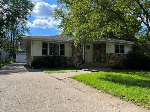 130 Dawn Ave, Rockford, IL 61107-5006