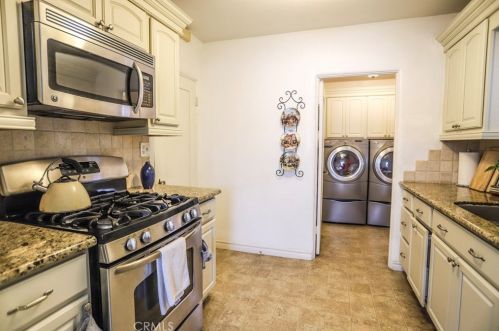 925 Emily St, Anaheim CA  92805-1910 exterior