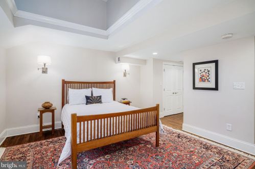 2022 Chancellor St, Philadelphia PA 19103-5605 exterior