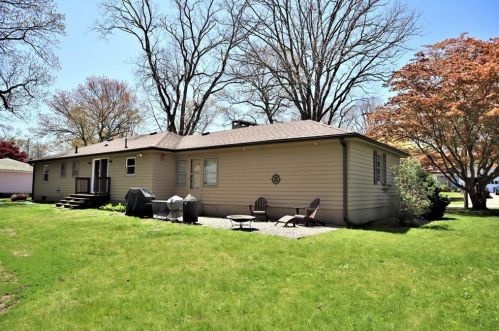 70 Landmark Rd, Warwick, RI 02886-9315