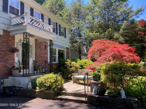 28 Hidden Brook Rd, Riverside, CT 06878-2325