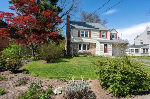648 Park Rd, Hartford, CT 06107-3441