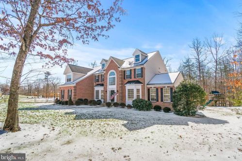 14 Mills Hollow Dr, Fredericksburg, VA 22406-4087