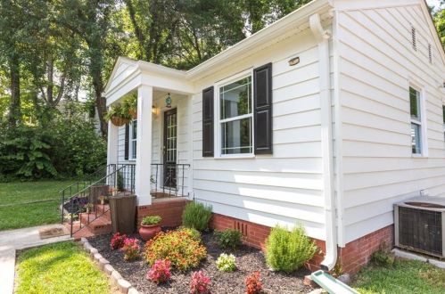 9 Meridian Dr, Newnan, GA 30263-2923