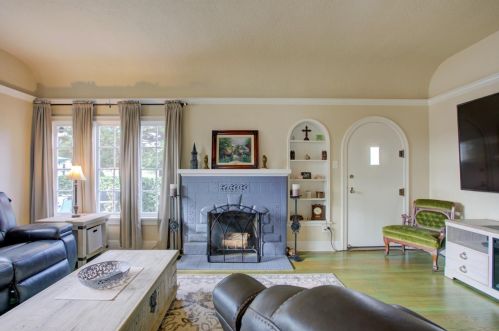 1051 Exeter Ave, Modesto, CA 95350-5061