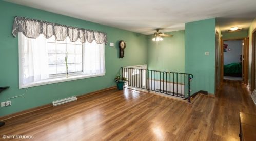 37 Arapaho Dr, Thornton, IL 60476-1147