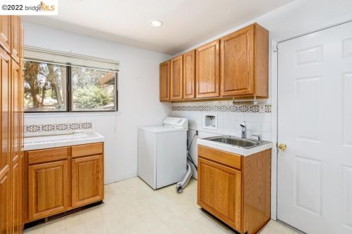 6 Pillon Real, Concord CA  94523-1622 exterior