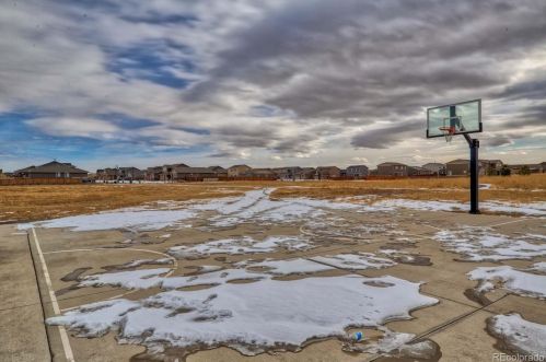 176 Kewaunee Way, Aurora CO 80016-4327 exterior