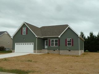 228 Williamsburg Cir, Tullahoma, TN 37388-5441