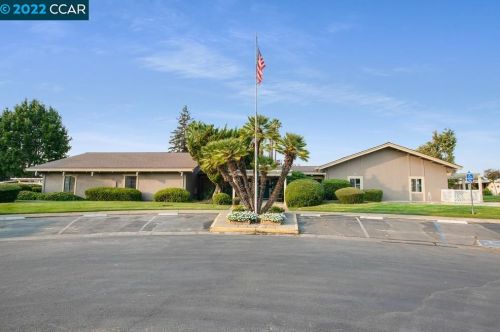 2144 Dalis Dr, Concord CA  94520-5440 exterior