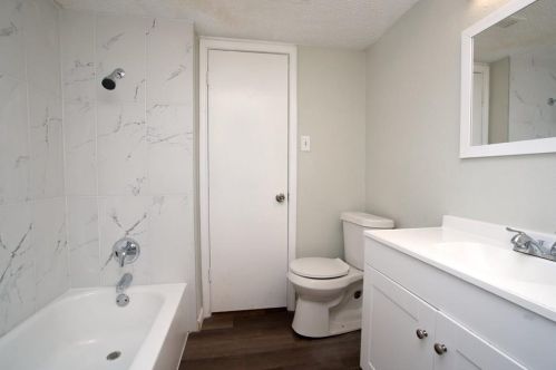 1824 Abshire Ln, Dallas TX  75228-4965 exterior