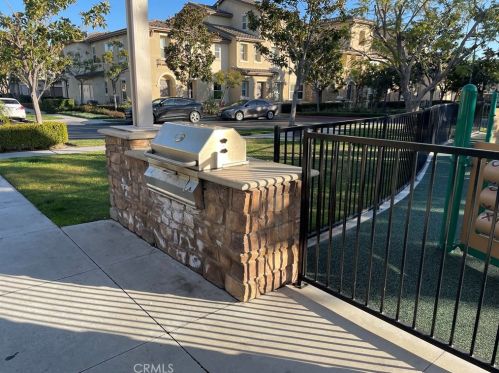 2660 Madison Cir, Anaheim CA  92801-4954 exterior