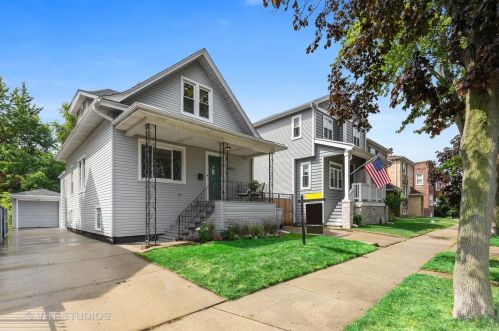 4823 Eddy St, Chicago, IL 60641-3548