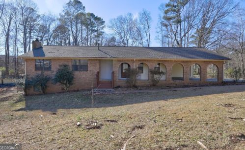 6495 Old Macon Hwy, Rex GA 30273-1852 exterior