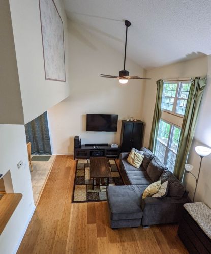 222 Fir Ct, Streamwood, IL 60107-1898