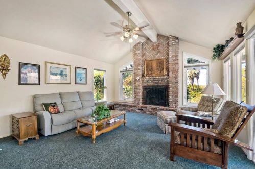 616 Estrelita Dr, Vista CA  92084-7926 exterior