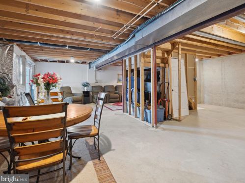 41 Cypress Point Ct, Charles Town WV  25414-3928 exterior