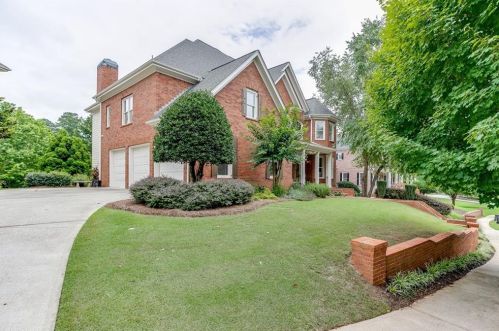 1062 Moores Walk Ln, Suwanee, GA 30024-4183
