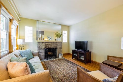 3817 Madison Ave, Brookfield, IL 60513-1561
