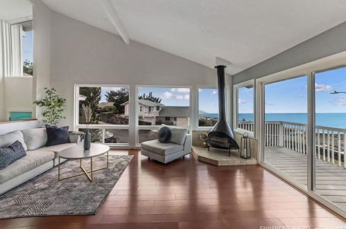 2450 Aha Aina Pl, Honolulu HI  96821-1047 exterior