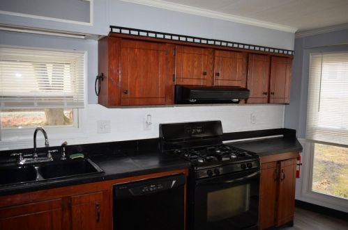 19 2nd St, Mount Vernon, NH 03057-1713